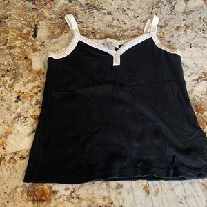 Women’s black and white top